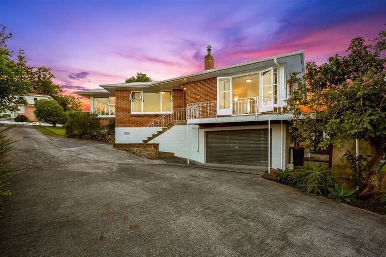Photo of property in 19 Mcclintock Road, Massey, Auckland, 0614