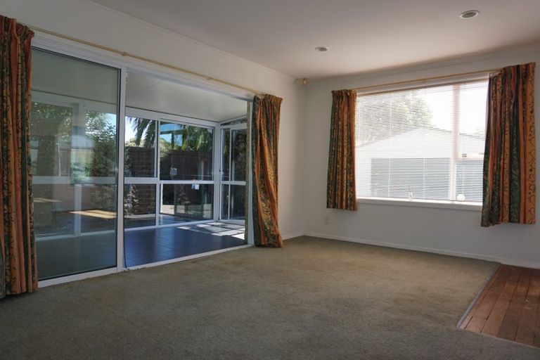 Photo of property in 403 Mairehau Road, Parklands, Christchurch, 8083