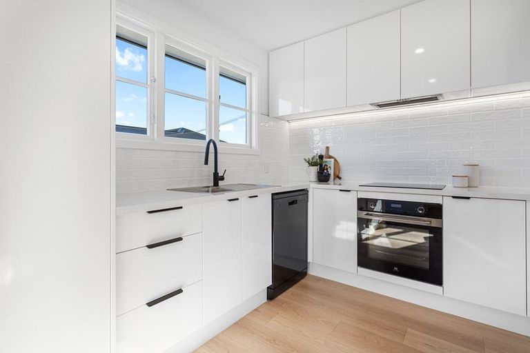 Photo of property in 4 Roberts Road, Hei Hei, Christchurch, 8042