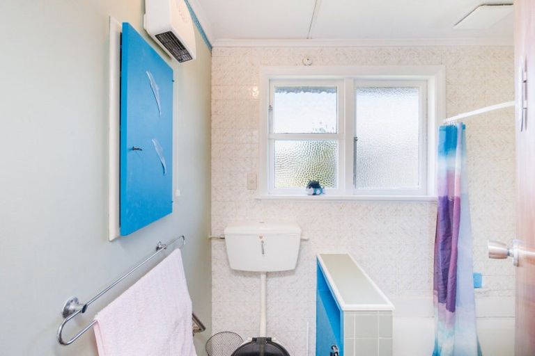 Photo of property in 18 Cardiff Street, Awapuni, Palmerston North, 4412
