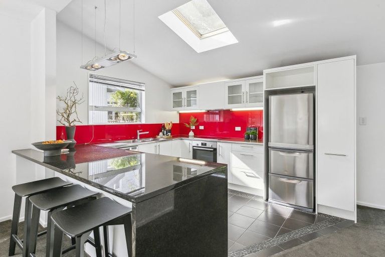 Photo of property in 51b Herald Street, Berhampore, Wellington, 6023