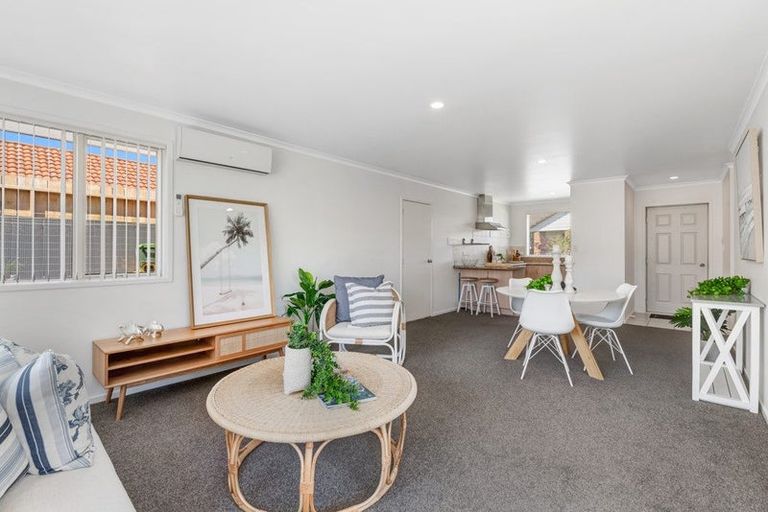 Photo of property in 8/262 Centreway Road, Orewa, 0931