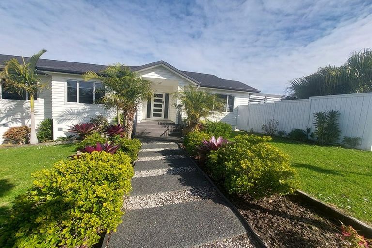 Photo of property in 21 Hornbill Drive, Fairview Heights, Auckland, 0632