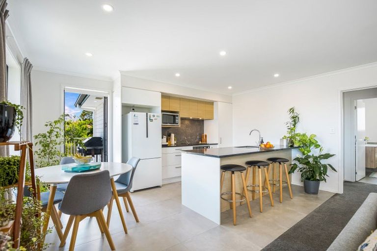 Photo of property in 5 St Julia Court, Helensville, 0800