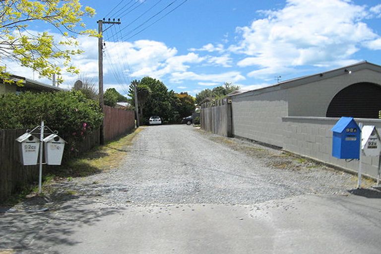 Photo of property in 92a Englefield Road, Northwood, Christchurch, 8051