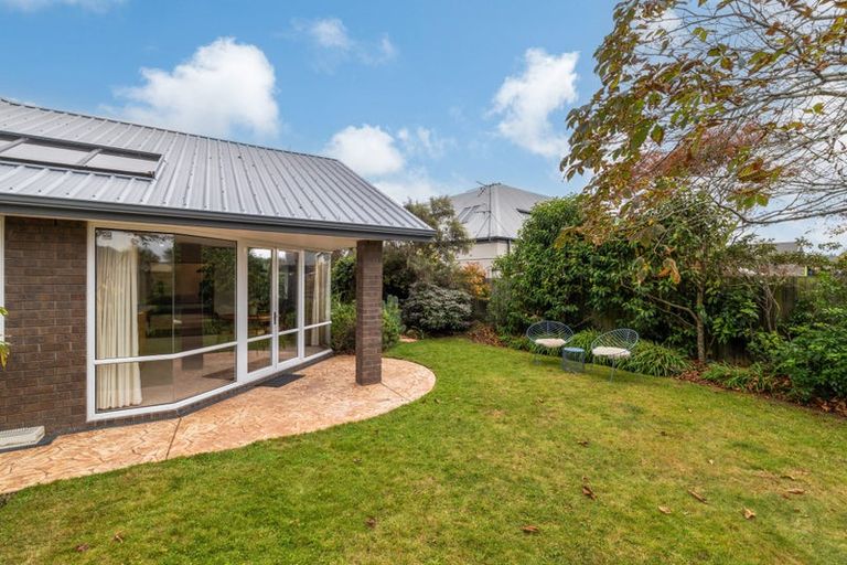 Photo of property in 31 Millcroft Place, Parklands, Christchurch, 8083