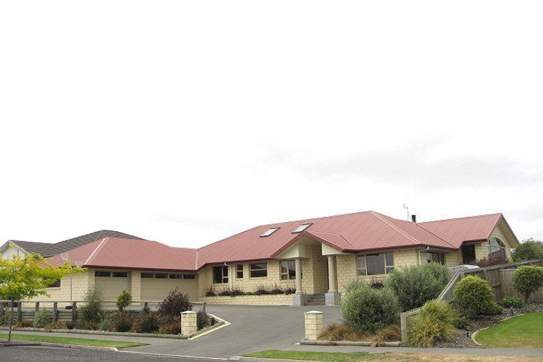 Photo of property in 27 Mahuri Street, Parklands, Christchurch, 8083