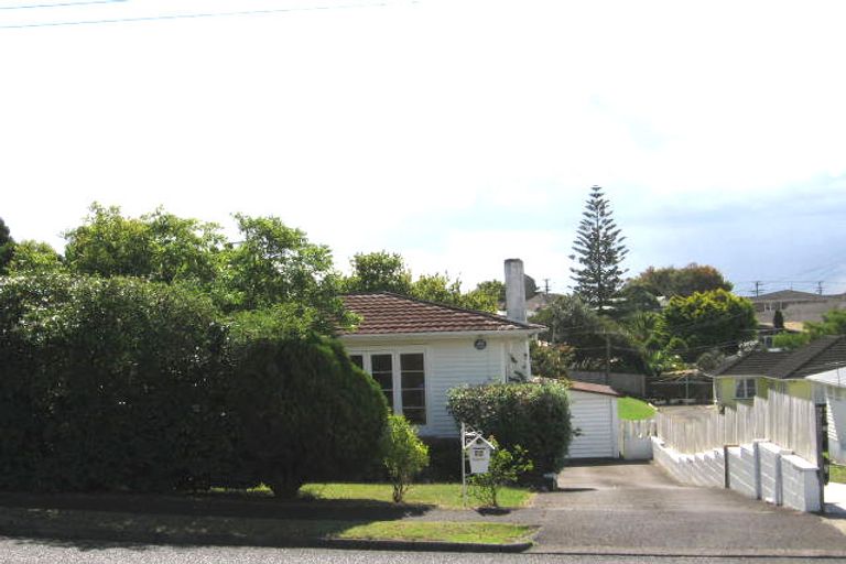 Photo of property in 45 Golf Road, New Lynn, Auckland, 0600