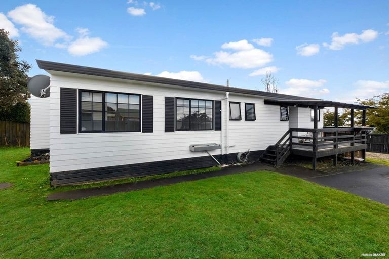 Photo of property in 9 Riserra Drive, Ranui, Auckland, 0612