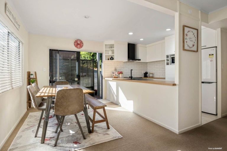 Photo of property in 2/6 Angelo Avenue, Howick, Auckland, 2014