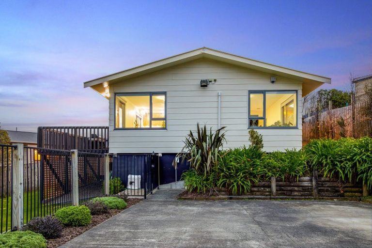 Photo of property in 4 Staysail Place, Whitby, Porirua, 5024