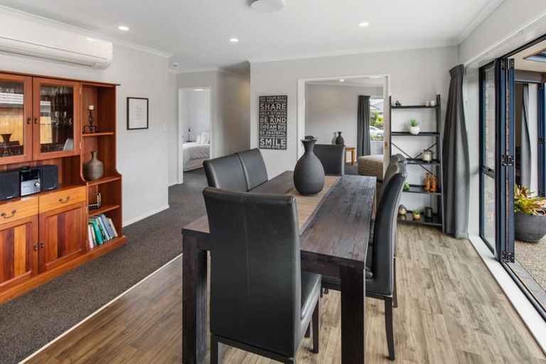 Photo of property in 5 Meridian Grove, Kelvin Grove, Palmerston North, 4414