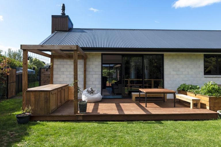 Photo of property in 2a Whitcombe Street, Lepperton, New Plymouth, 4373