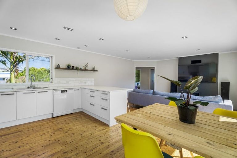 Photo of property in 7 Walbrook Road, Manly, Whangaparaoa, 0930