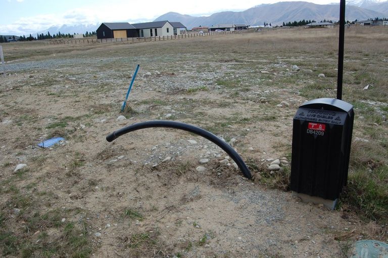 Photo of property in 2 Peak Drive, Twizel, 7901
