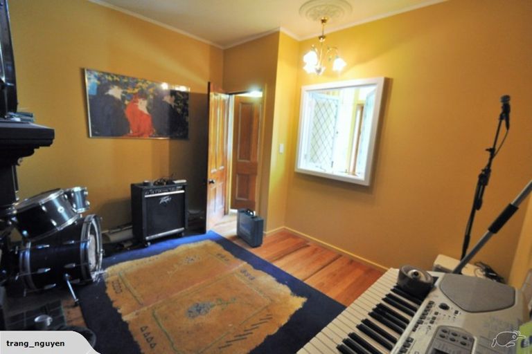 Photo of property in 140 Glenmore Street, Northland, Wellington, 6012