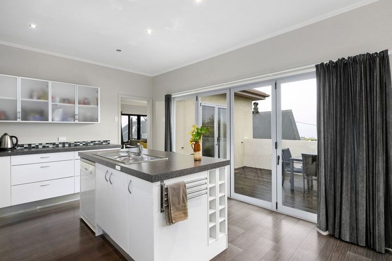 Photo of property in 127 Larnach Road, Vauxhall, Dunedin, 9013