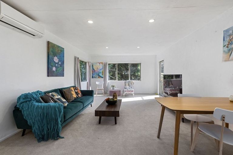 Photo of property in 24 Dovey Place, Massey, Auckland, 0614