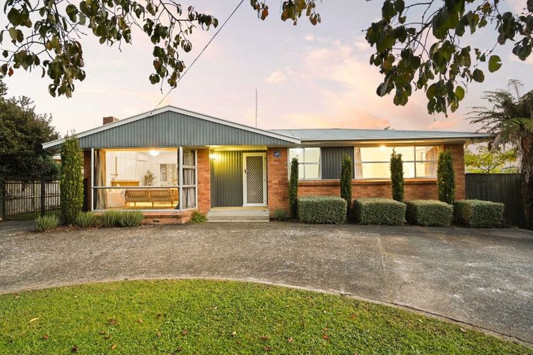 Photo of property in 102 Browning Street, Leamington, Cambridge, 3432
