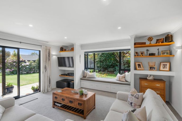 Photo of property in 9 Inglewood Place, Avonhead, Christchurch, 8042