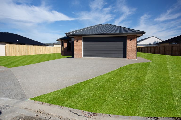 Photo of property in 7 Devon Lane, Carterton, 5713
