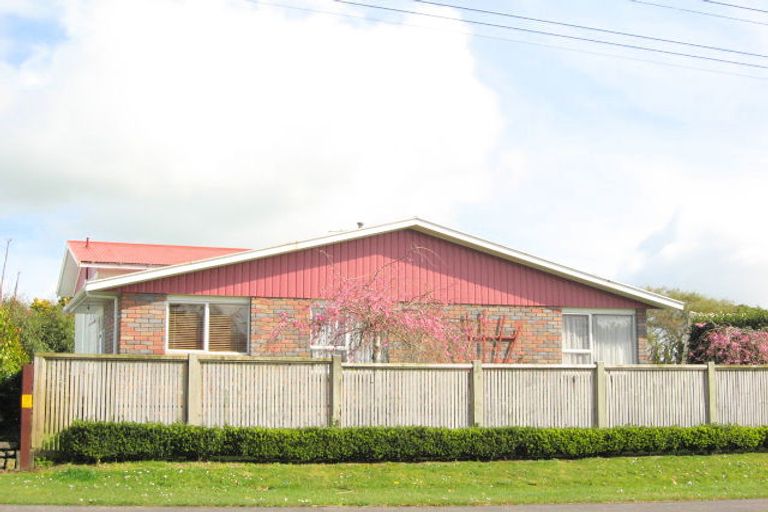 Photo of property in 4 Pukatea Street, Inglewood, 4330