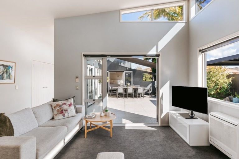 Photo of property in 22 Oriental Parade, Papamoa Beach, Papamoa, 3118