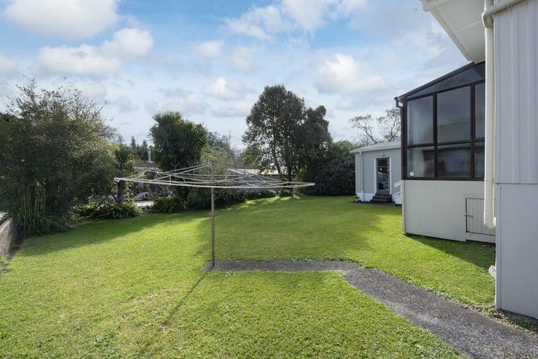 Photo of property in 31 Fairdene Avenue, Henderson, Auckland, 0610