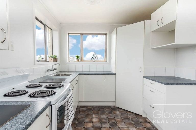 Photo of property in 4/13 Northall Road, New Lynn, Auckland, 0600