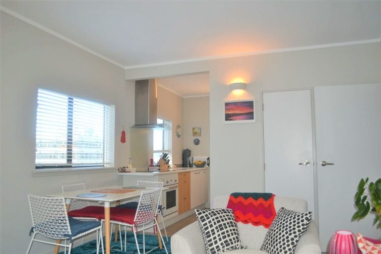 Photo of property in Hobson Court Flats, 54/70u Hobson Street, Thorndon, Wellington, 6011