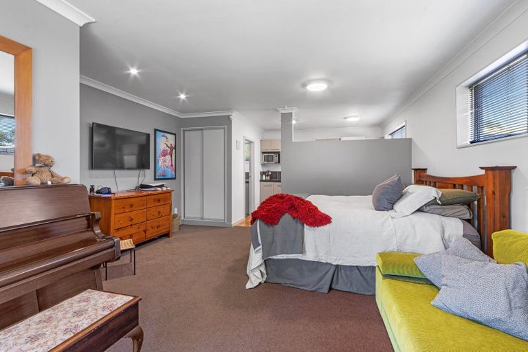 Photo of property in 19 Abbotts Place, Avonhead, Christchurch, 8042