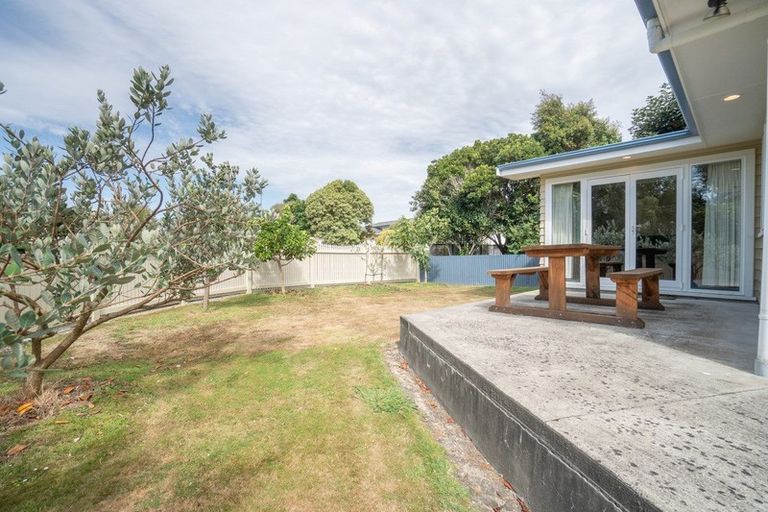 Photo of property in 12 Newcastle Street, Hokowhitu, Palmerston North, 4410