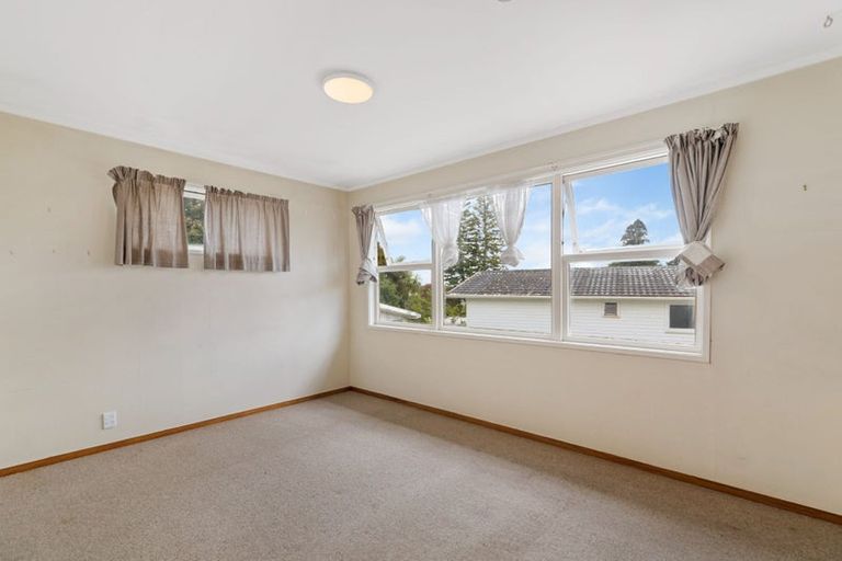 Photo of property in 5 Sunvue Road, Glen Eden, Auckland, 0602