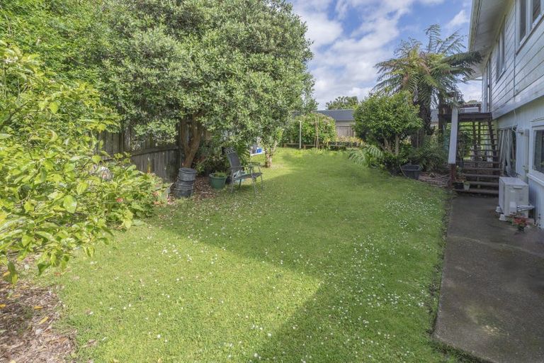 Photo of property in 13 Booker Place, Weymouth, Auckland, 2103