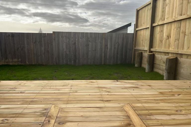 Photo of property in 44 Horokaka Street, Massey, Auckland, 0614