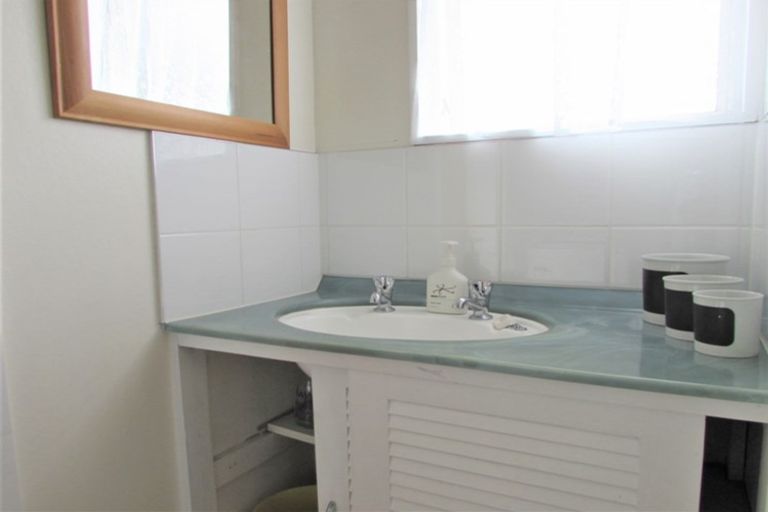 Photo of property in 4u9 Derby Street, Mount Victoria, Wellington, 6011