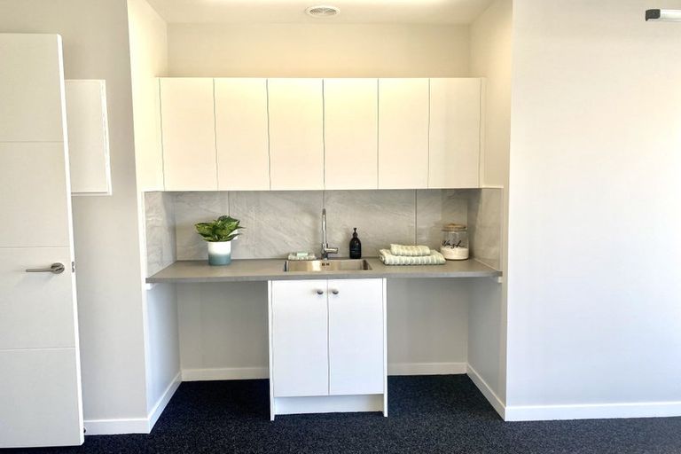 Photo of property in 9 George Yee Place, Taradale, 4112