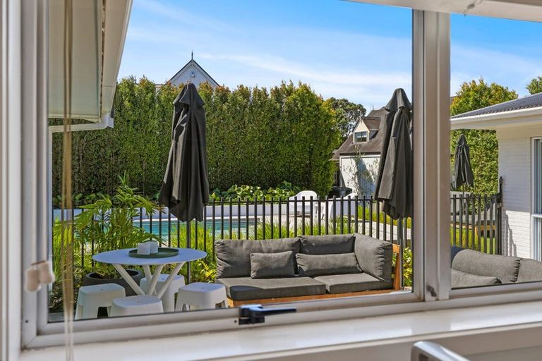 Photo of property in 46 Luton Avenue, Sunnyhills, Auckland, 2010