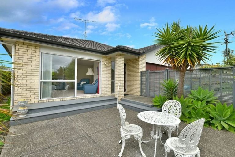 Photo of property in 1/4 Rosario Crescent, Red Beach, 0932