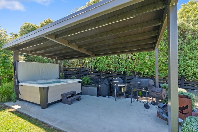 Photo of property in 28 Capriole Crescent, Kingseat, Papakura, 2580