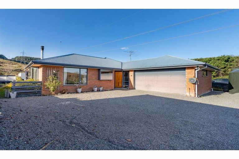 Photo of property in 318 Whitecliffs Road, Whitecliffs, Coalgate, 7673