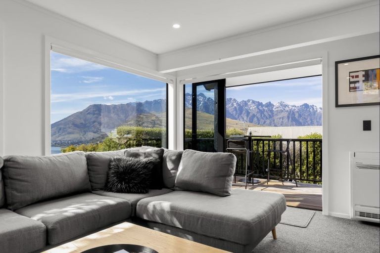 Photo of property in 1 Highview Terrace, Queenstown, 9300
