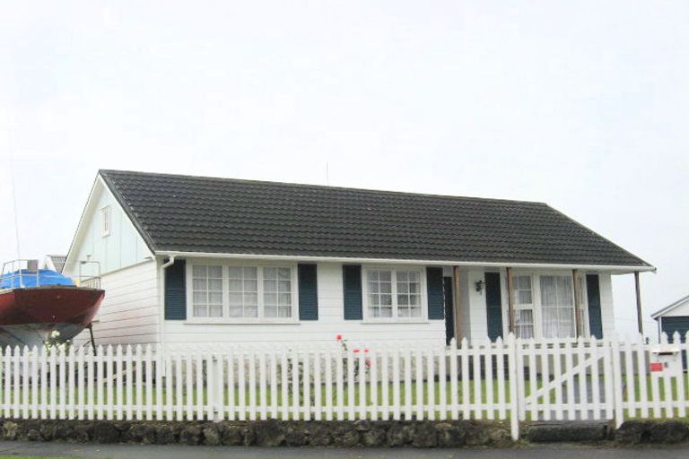 Photo of property in 6 Edge Street, Onerahi, Whangarei, 0110