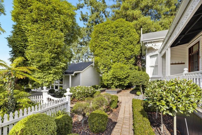 Photo of property in 23 Ruakiwi Road, Hamilton Lake, Hamilton, 3204