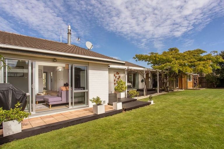 Photo of property in 9b Lydbury Place, Parklands, Christchurch, 8083