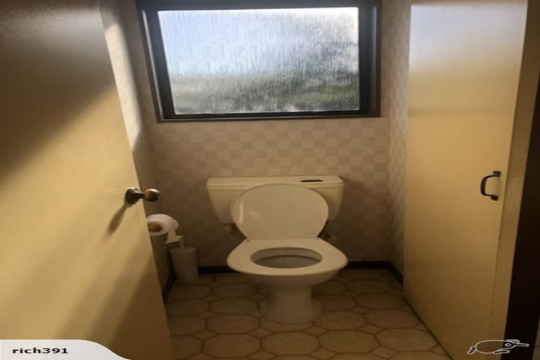 Photo of property in 2a Hilton Grove, Kelvin Grove, Palmerston North, 4414