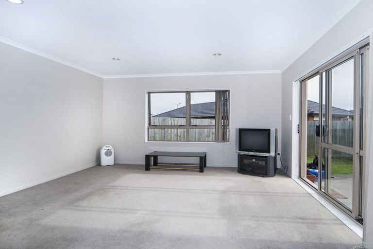 Photo of property in 3 Kokako Rise, Papakura, 2110