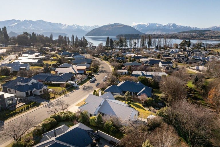 Photo of property in 72a Meadowstone Drive, Wanaka, 9305