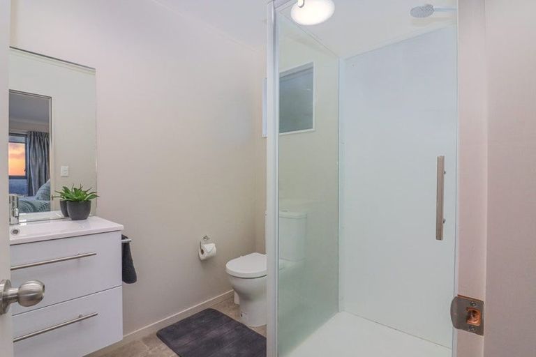 Photo of property in 83 Kakariki Grove, Waikanae, 5036