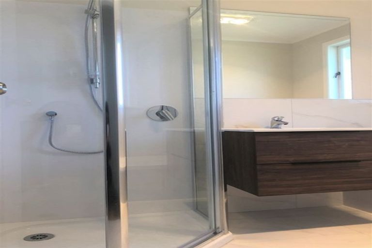 Photo of property in 37 Harrington Road, Henderson, Auckland, 0610